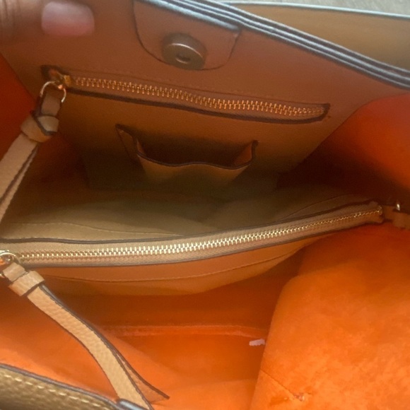 Steve Madden Lucia Large Tan Tote Bag
Detachable straps, multiple compartments - Picture 8 of 11